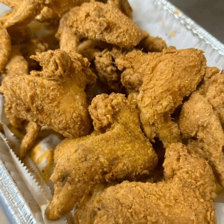Delicious Chicken Wings: A Crowd Favorite
