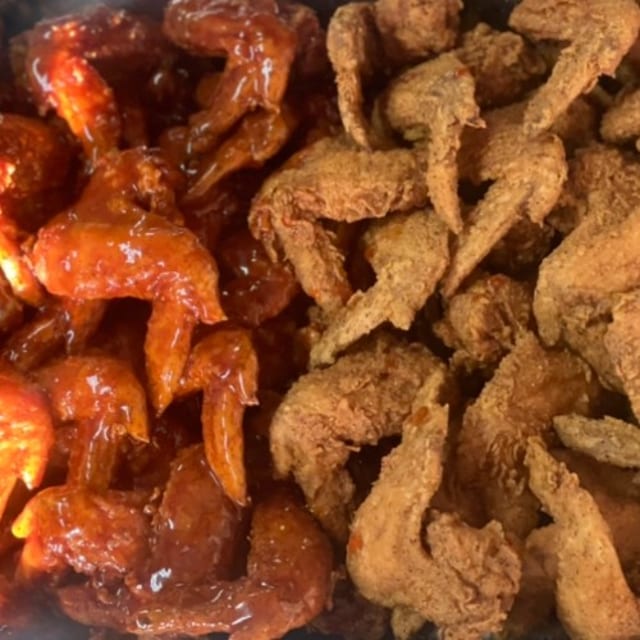 12 Chicken Wings.